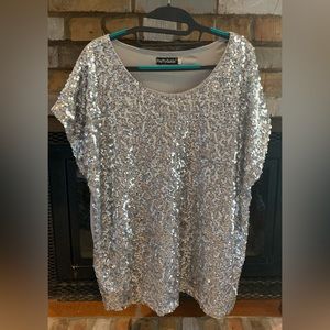 Women’s silver sequined top. Size XL